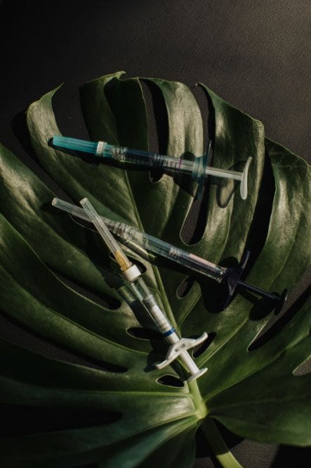 ONYX Beauty Lab | What Actually Are Dermal Fillers? derma filler needles